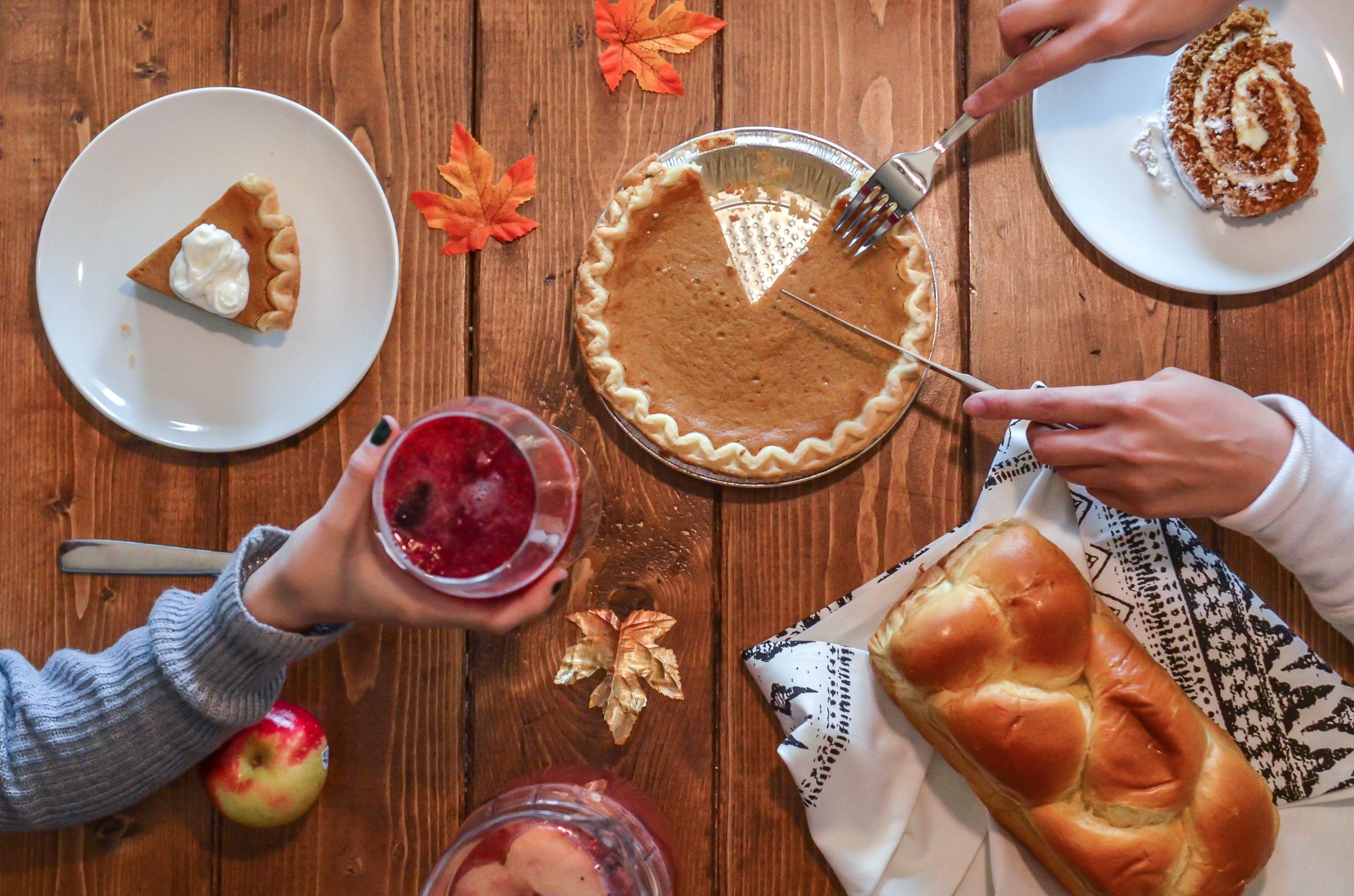6 tips for a safe Thanksgiving during COVID-19. Roseman Medical Group's Dr. Bruce Morgenstern provides tips for a safe Thanksgiving during COVID-19.